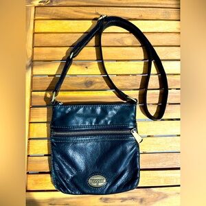 🖤FOSSIL leather crossbody bag black with brass hardware 🖤